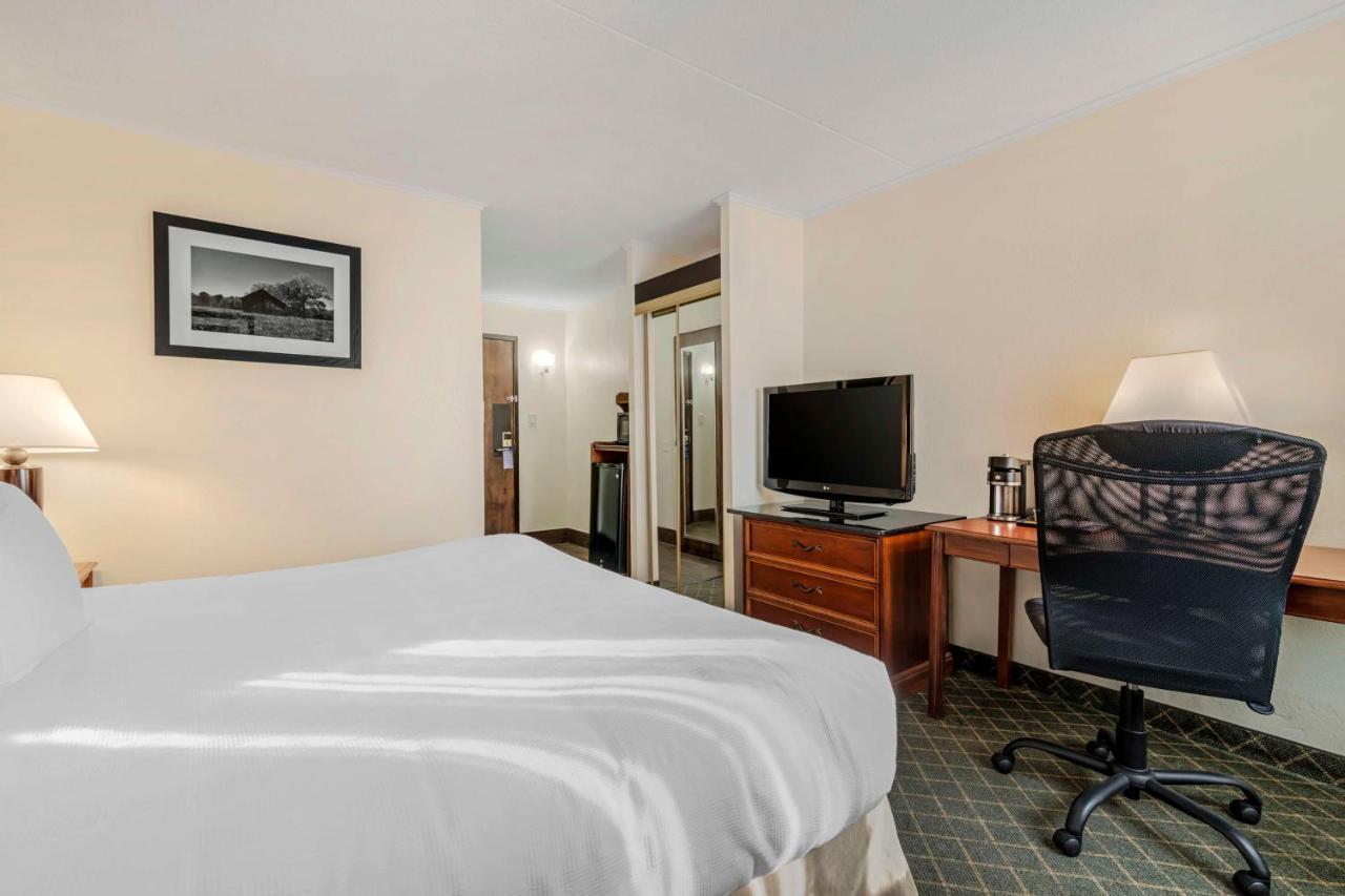 Best Western Plus Augusta Civic Center Inn Экстерьер фото